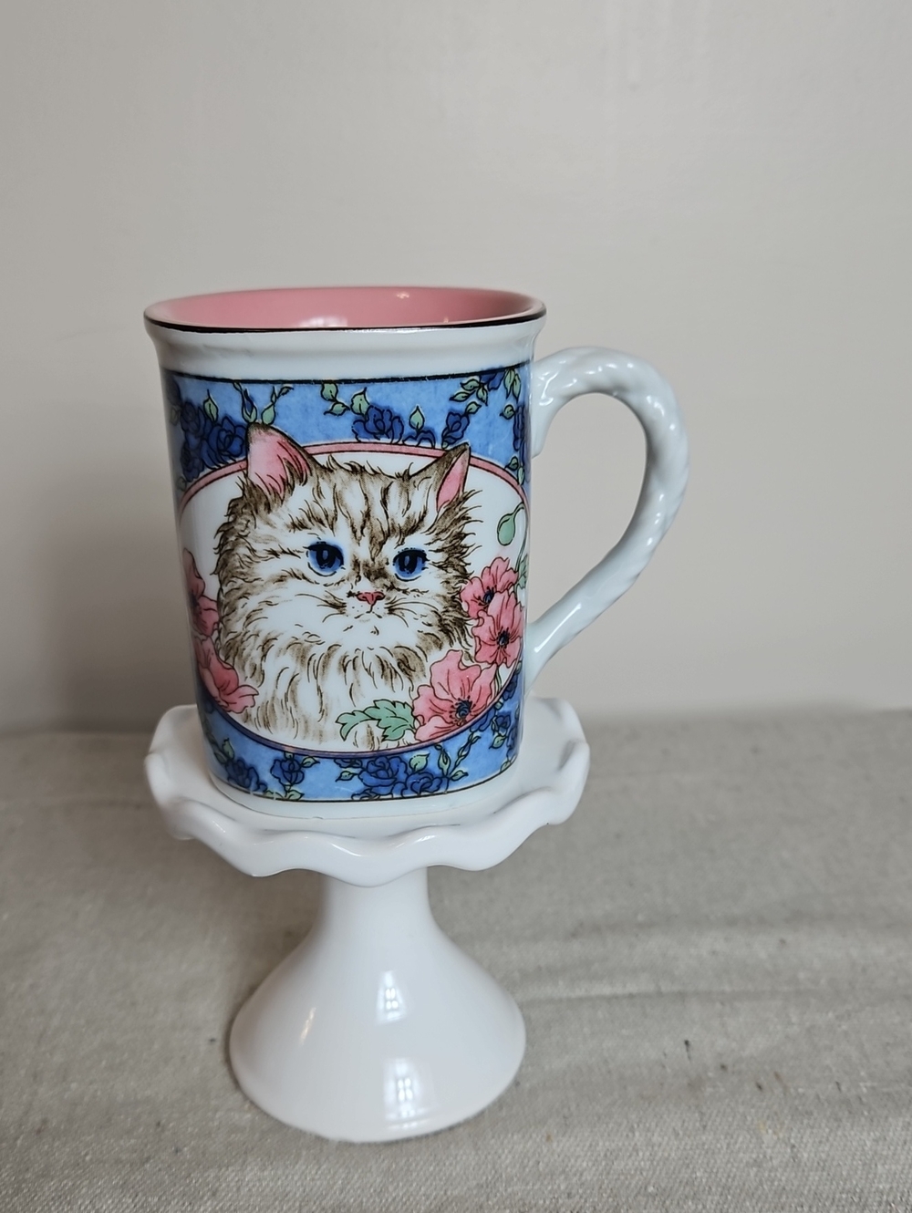 Pink-Interior Cat Floral Mug
